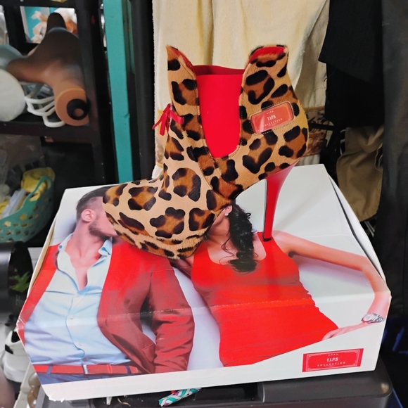 Heels - Picture 4 of 5